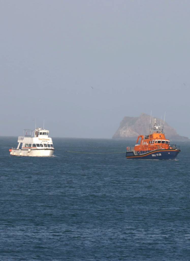 'Dart Princess' and our ALB carrying out a towing exercise. Image: Julie Bibby – Non-RNLI individual